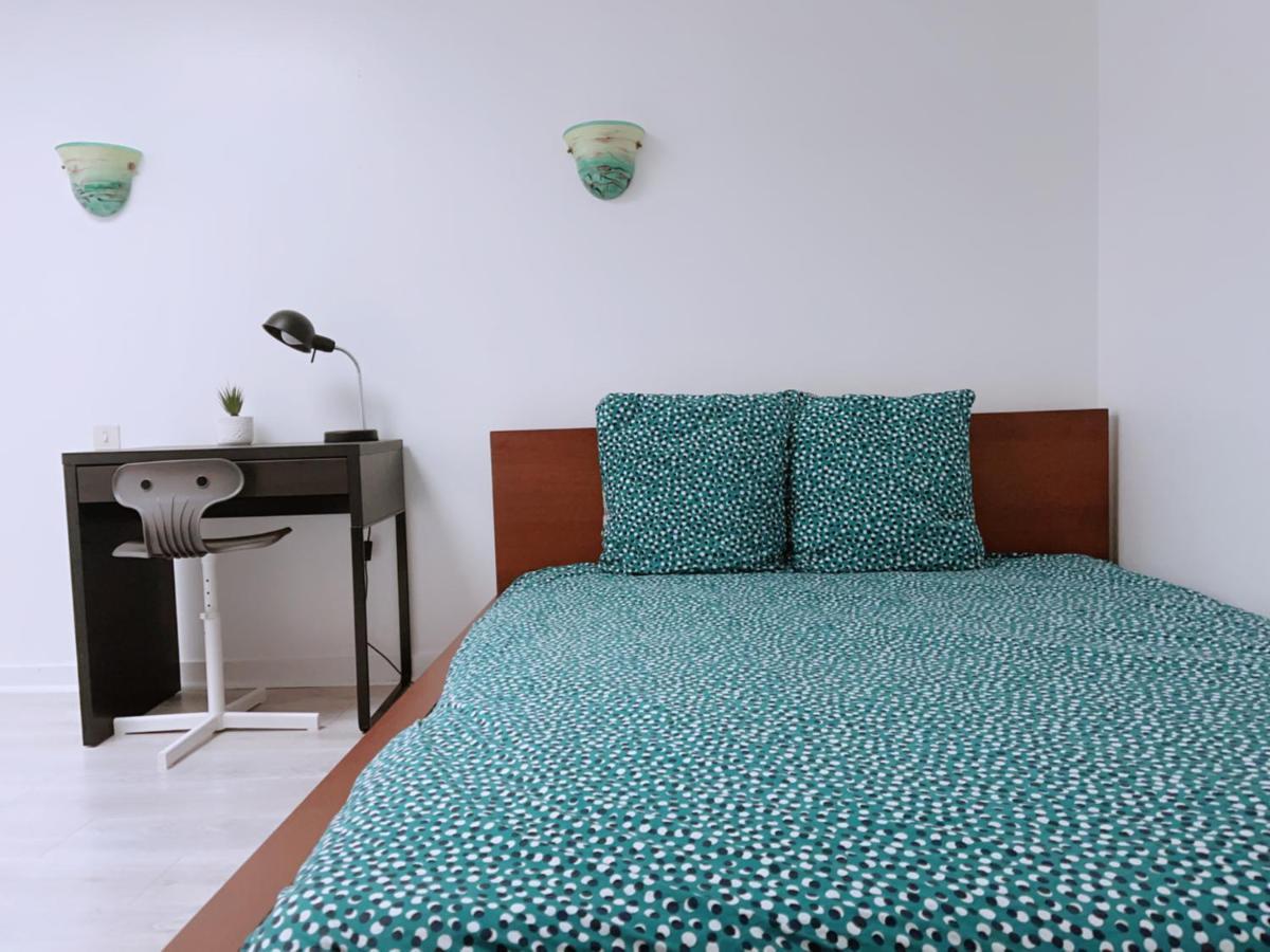 Apt 67M2 Hyper Centre: 2 Chambres, Cuisine Tv Wifi Fontenay-le-Comte Exterior foto